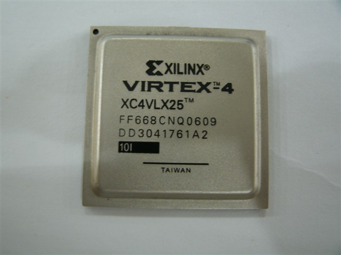 XC4VLX25-10FF668C